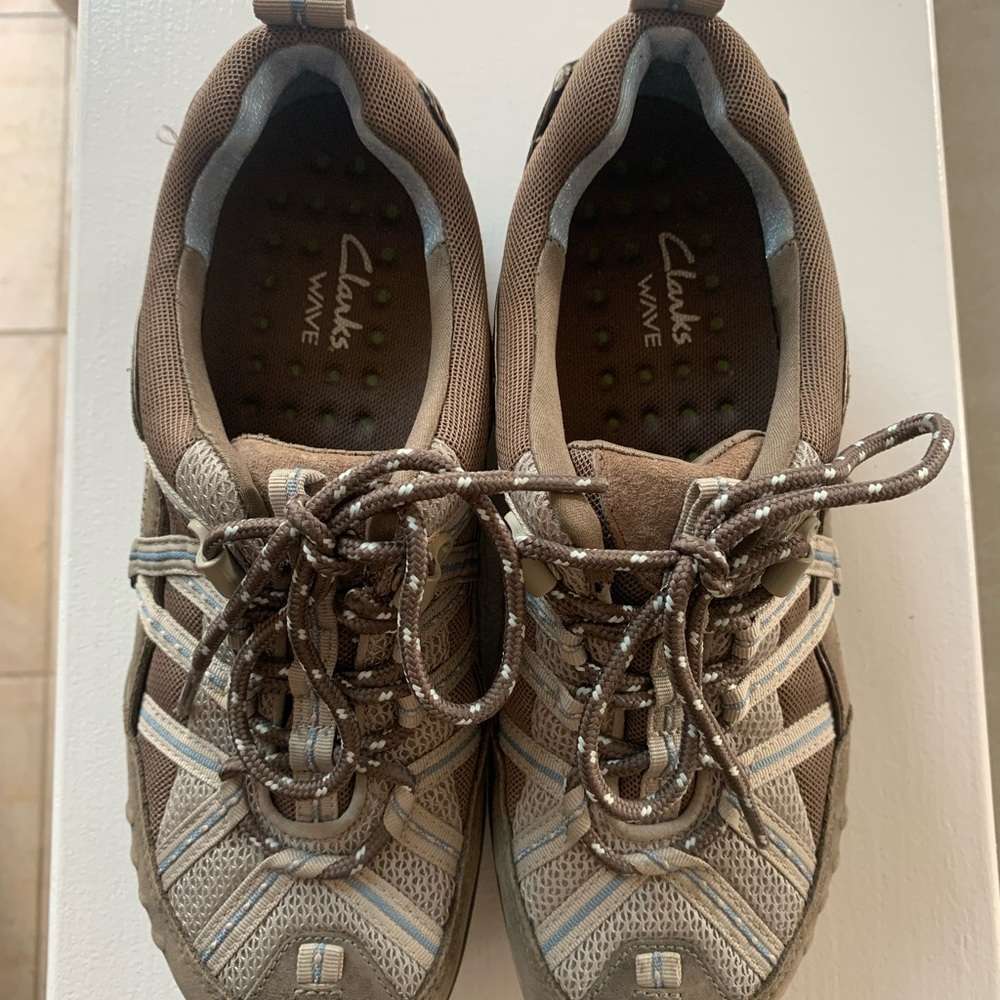 Clarks Wave Suede Sneaker/hiking bootie